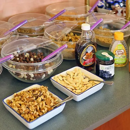 ル ヴィル ホテル モデナ