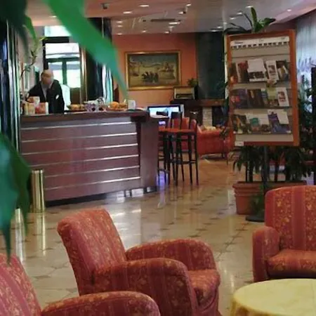 ホテル ル ヴィル 4*