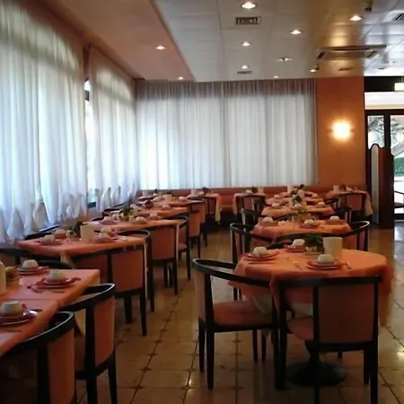 ル ヴィル モデナ