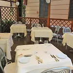 מלון Le 4*