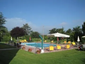 Hotel Le Ville 4*
