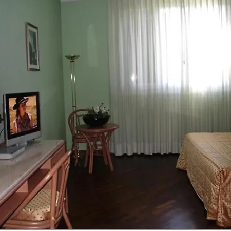Hotel Le Ville 4*