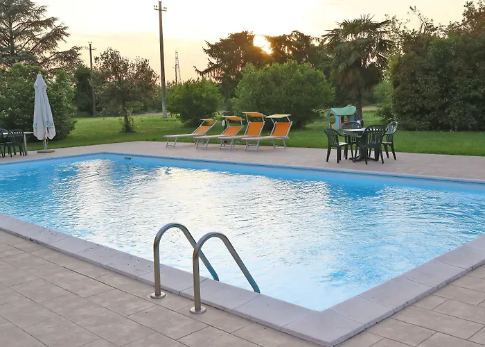 Hotel Le Ville Hotel 4*