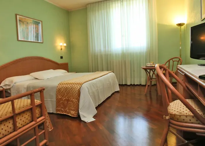 Hotel Hotel Le Ville Modena